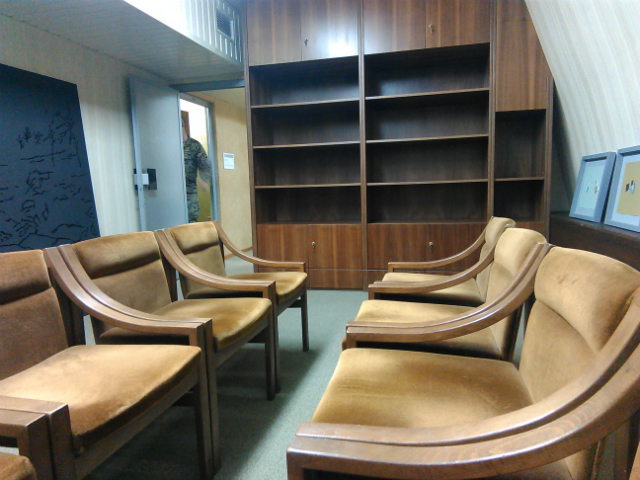ark d 0 waiting room by elvira